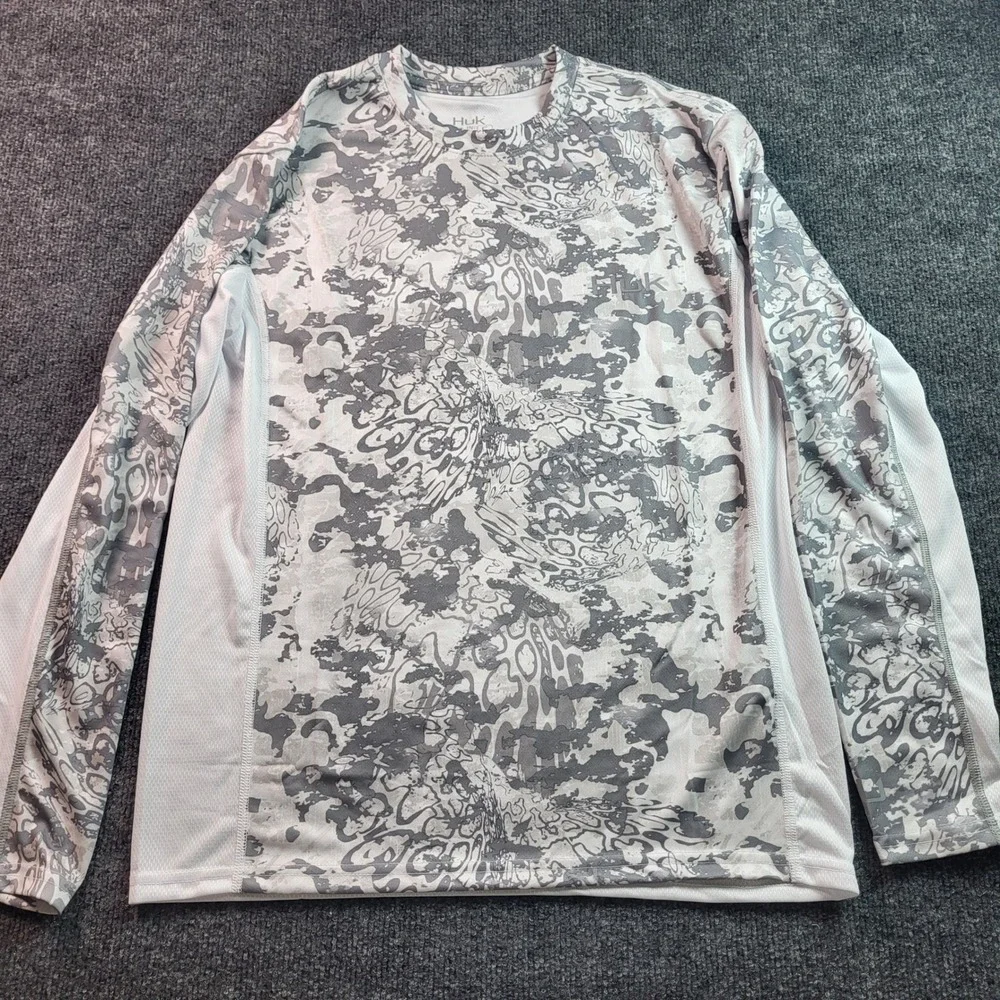 Huk Fishing Long Sleeve Performance Shirt Mens Small Camo Gray White